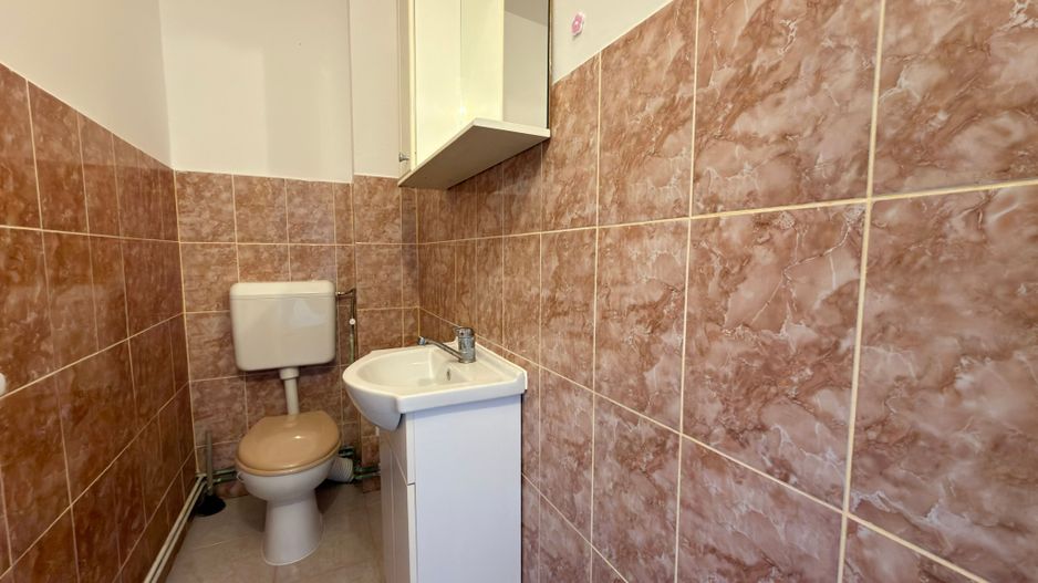 Apartament 3 camere MV1, Etaj IV / Str. Narcisei Nr.9 / Carei - Poză 9
