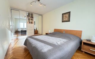 Apartament spatios cu 4 camere si garaj | Spitalul Judetean - Poză 4