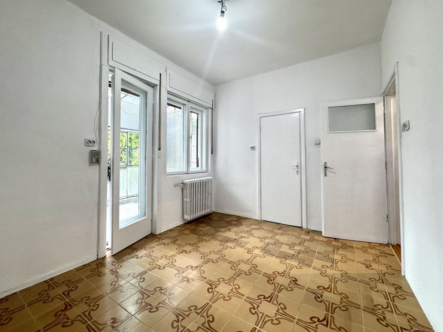 Apartament spațios într-o vilă, cu 2 garaje și terase – zona Iosefin - Poză 17
