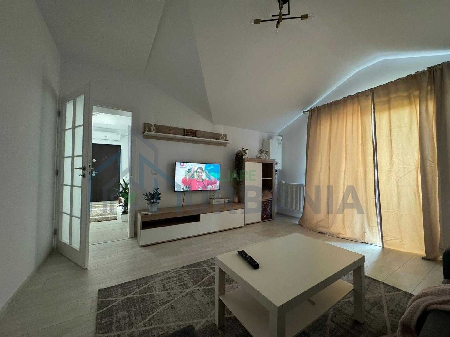 Inchiriez apartament 2 camere - Poză 1