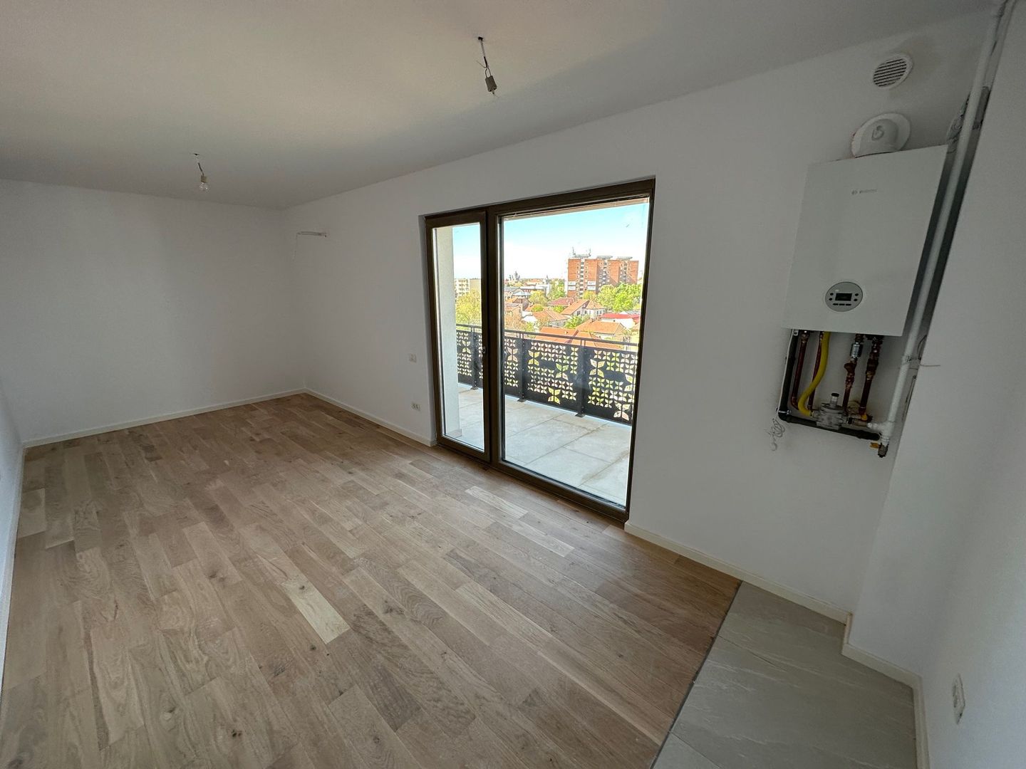 Apartament 3 camere - Poză 1