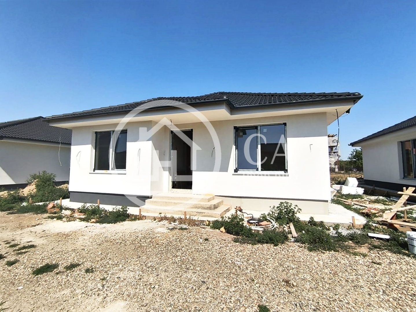 Casa de vanzare cu 4 camere in Oncea, Oradea - Poză 1