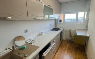 Apartament cu 3 camere, 65 mp, decomandat, zona Semicentral - Poză 7