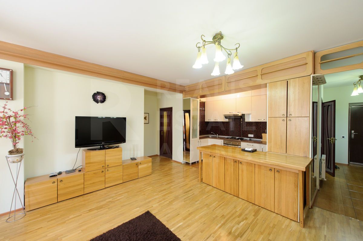 Chirie, apartament, 3 camere, str. Bucureşti, Centru - Poză 2
