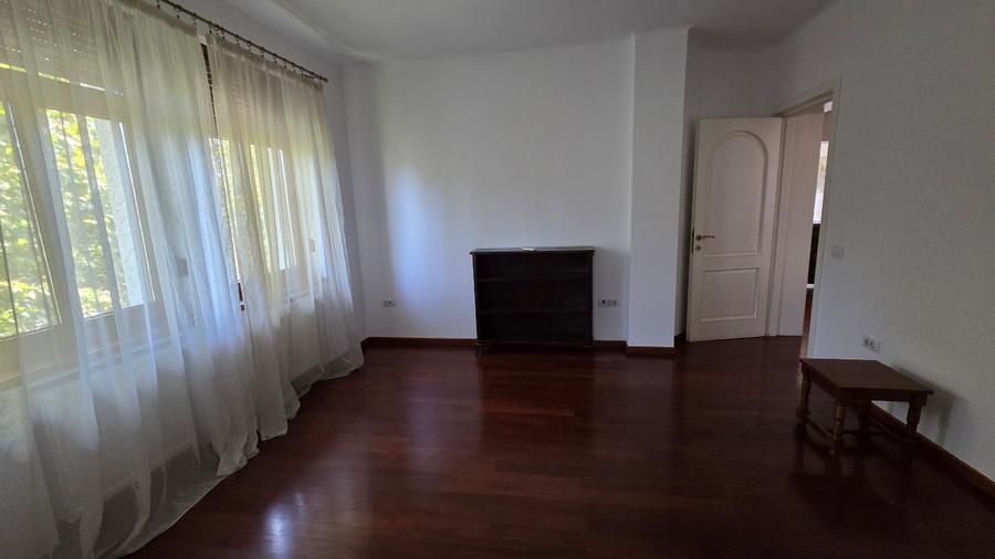 Apartament  in vila Pangratti // Televiziune - Poză 4