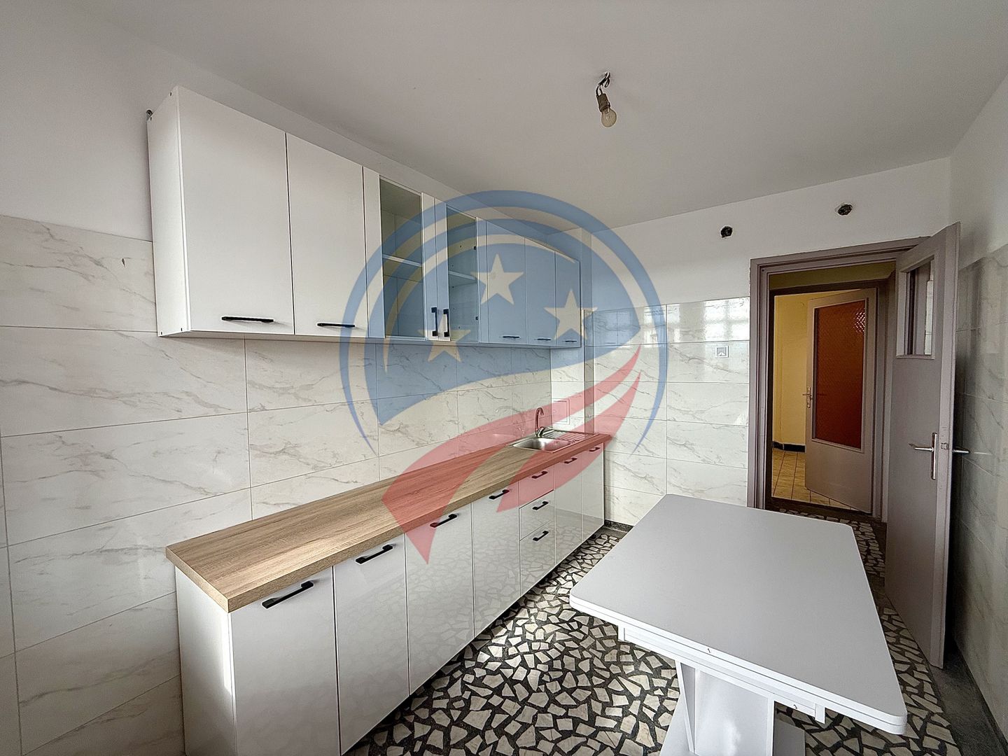Apartament 4 camere/de inchiriat/ultracentral  Craiova - Poză 1