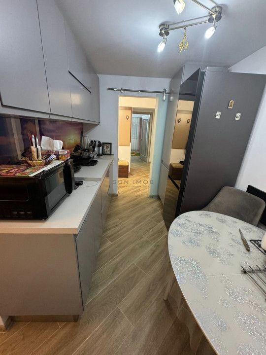 Apartament 3 camere, decomandat, ultracentral, mobilat si utilat - Poză 5