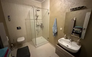 Casa la artera pretabilă Clinica medicala / birouri - Poză 27