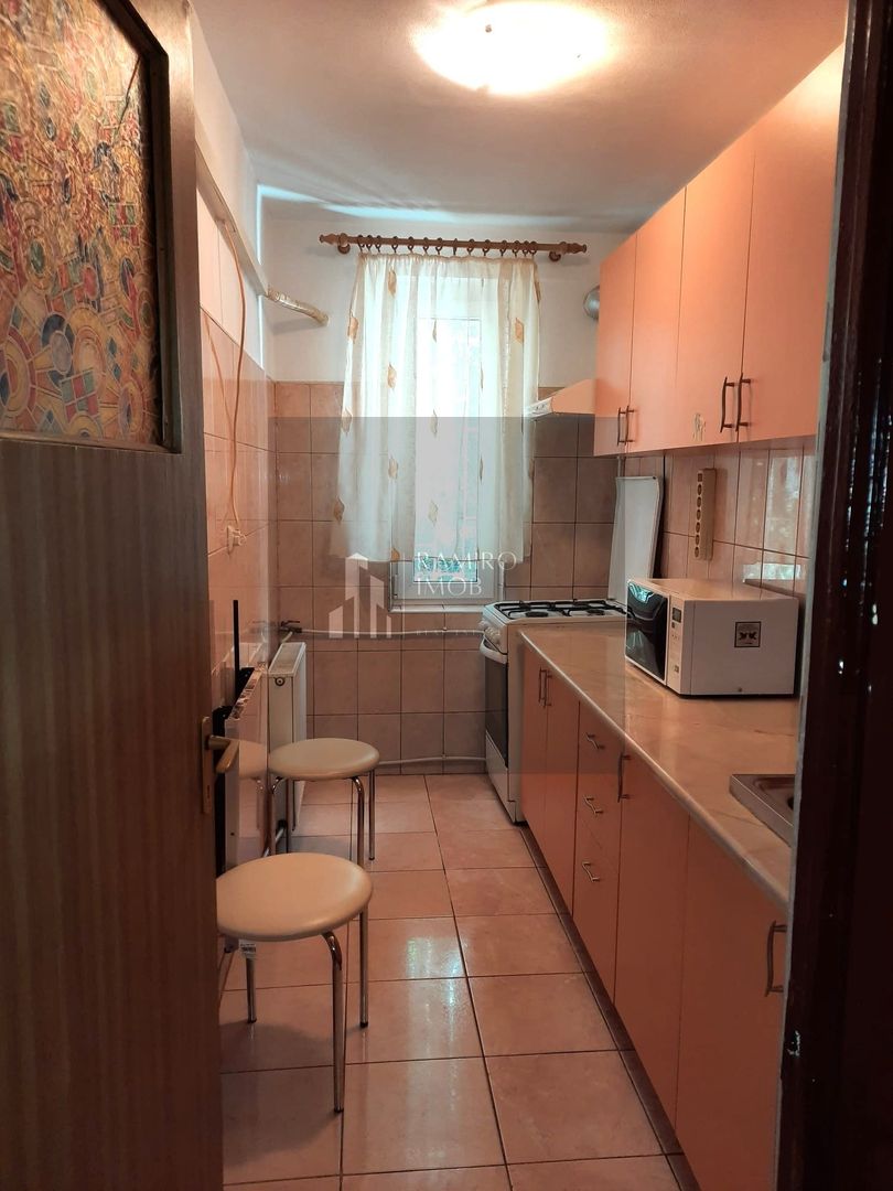 GARSONIERĂ DECOMANDATĂ | 35 MP | AN CONSTRUCTIE 1980 - Poză 3