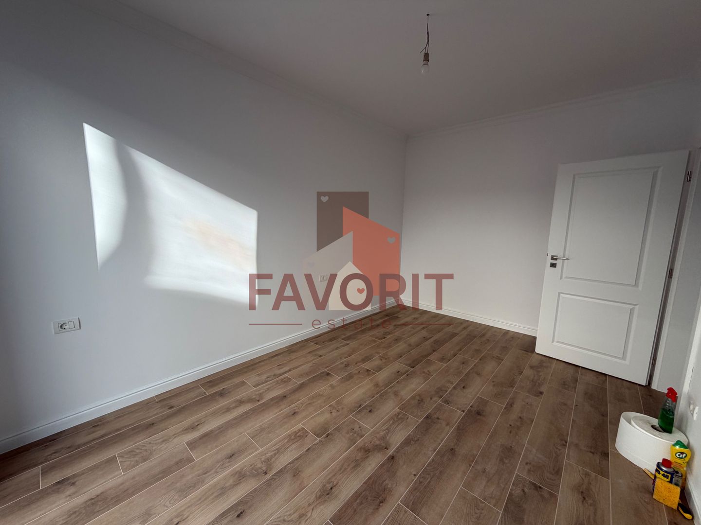 Cu gradina proprie 71mp. . Zona Cora . Finisat la cheie - Poză 6