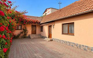 Casă Ultracentrală – Confort, Liniște, Acces Rapid la Orice - Poză 3