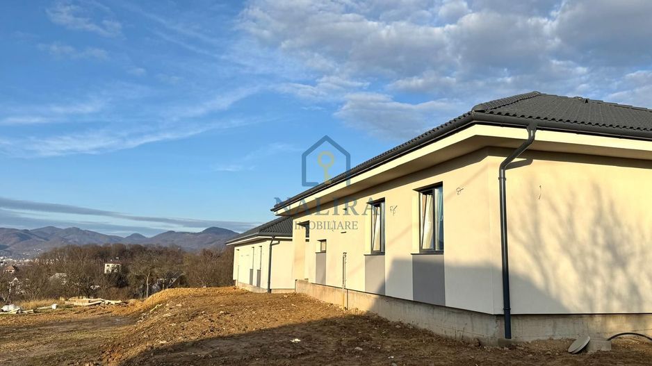 Casa de vanzare Satu Nou de Jos cu priveliste - zona retrasa - Poză 3