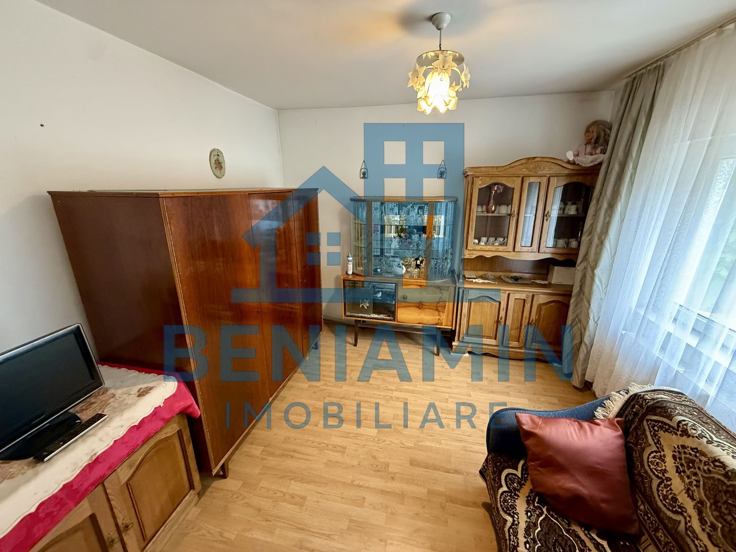 Casa spatioasa - D+P+1+M - 226mp - Bibescu - 1Mai - Poză 7