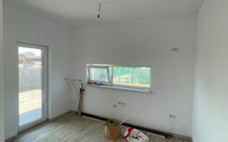 Duplex pe parter de vanzare in Bucovat - Poză 5
