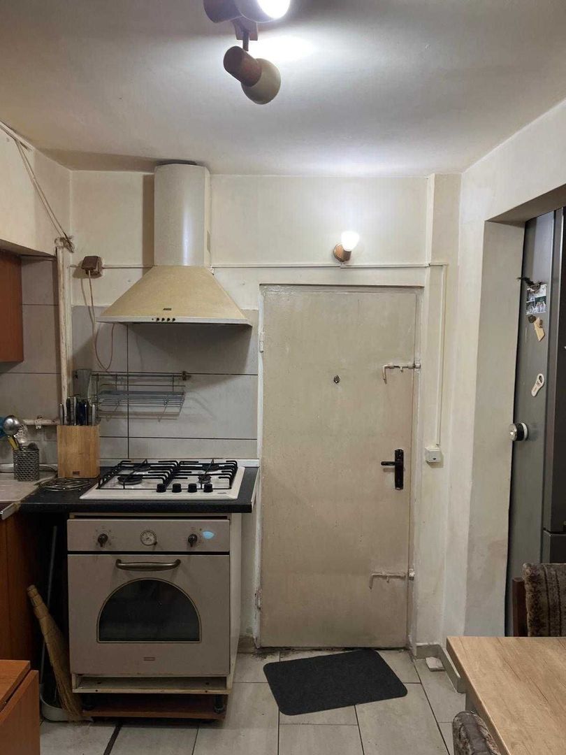 De vanzare casa trei camere - Poză 2