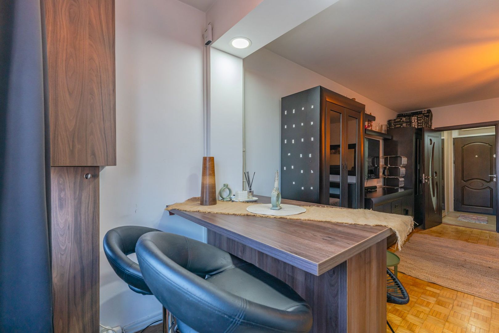 Închiriere garsonieră Brașov, Astra: Aer condiționat, centrală proprie - Poză 6