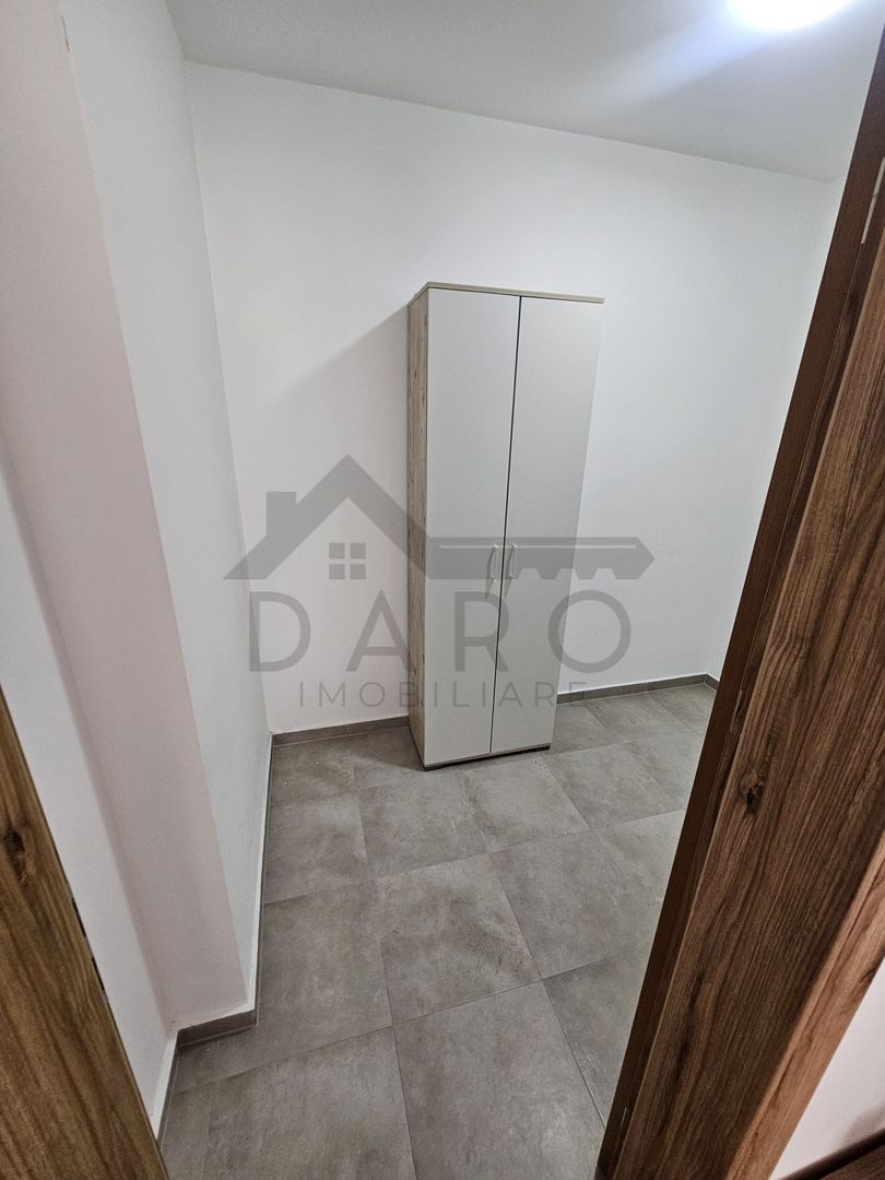 Proprietar Inchiriez apartament doua camere Maurer - Poză 3