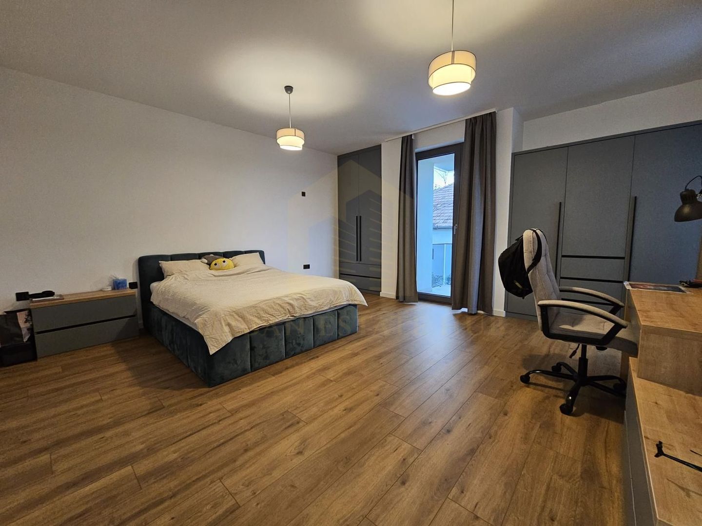 Vanzare  cladire cu 2 apartamente,  600 mp, garaje subterane, Andrei Muresanu - Poză 14