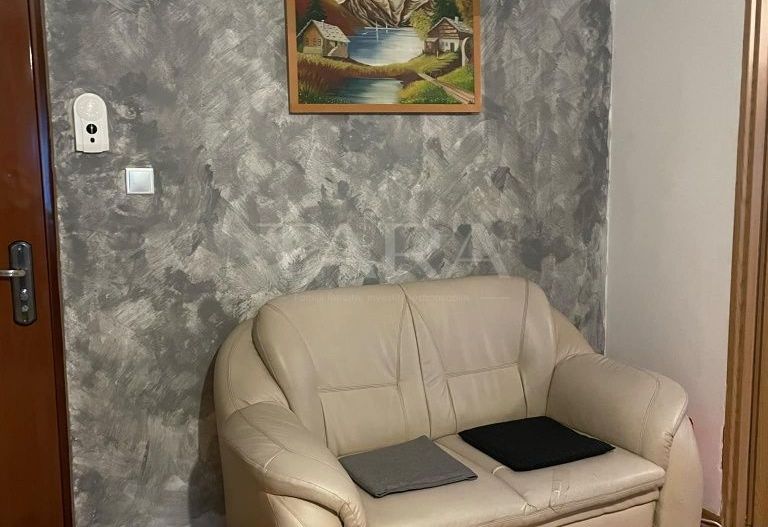 Apartament spațios cu 3 camere,  central Apahida. - Poză 1