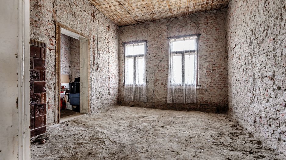 Proprietate Rezervata Casă boierească cu teren generos in Lipova - Poză 2