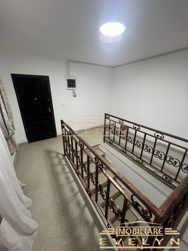 Casa de vanzare in Cristesti la strada principala, renovata complet !! - Poză 12