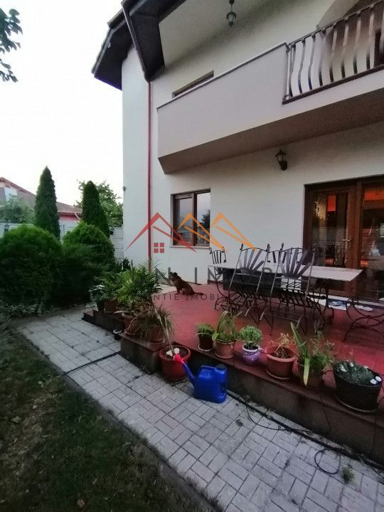 Vila P+E+M, an 2012, 6 camere, ultracentral, finisaje lux, Ploiesti,PH - Poză 12