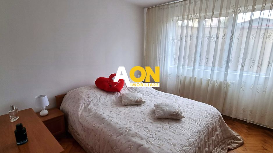 De vanzare apartament 3 camere, Cetate - Poză 4