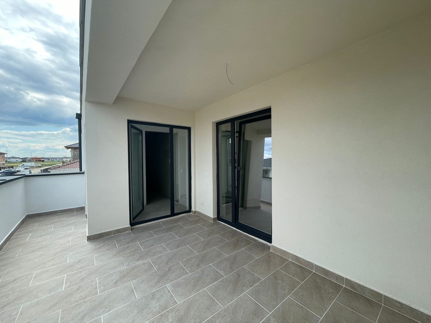Duplex spațios cu teren generos-Moșnița Nouă - Poză 13