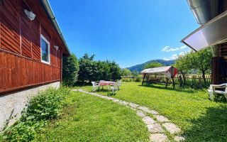 Casa de vacanta, intr- o ariere admirabila, Lunca Bradului - Poză 7