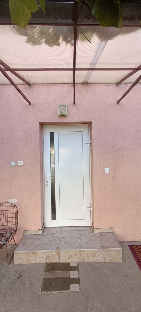 Apartament de închiriat la curte comună chiar în Complexul Studențesc - Poză 5