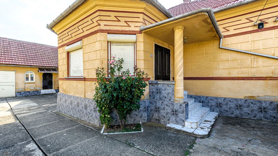 Casă frumoasă la Săvârșin - Poză 6