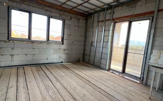 Casă spațioasă de vânzare în Ruși – pentru locuință sau investitie - Poză 14