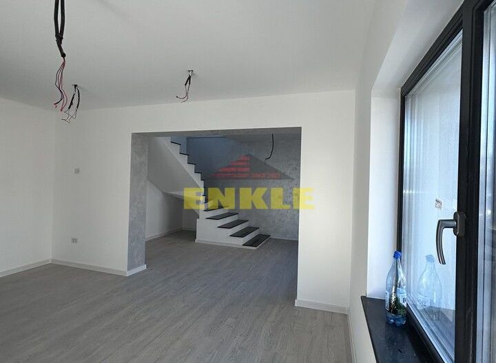 Casa de vanzare, zona Liceul Pedagogic. Pret 225.000€ Negociabil! - Poză 4