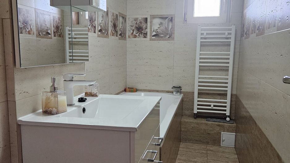 Închiriere apartament 3 camere – confort 1, decomandat. - Poză 16