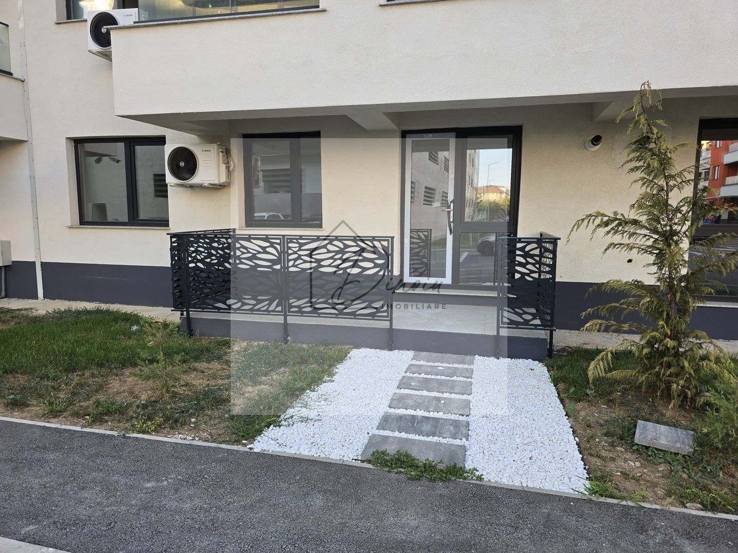 Spatiu comercial Pipera Rond OMV | ideal birou I parcare subterana - Poză 3