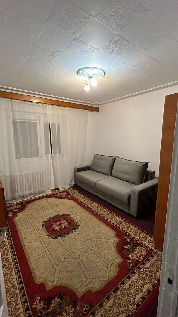 Apartament spatios, doua camere, Dezrobirii - Poză 1