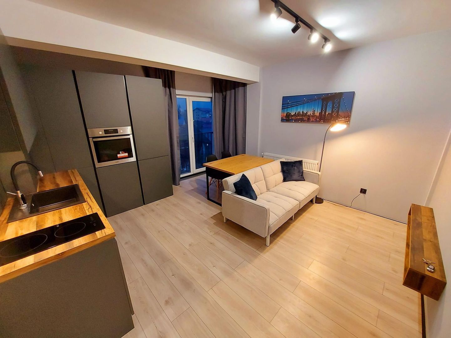 Apartament la Cheie cu parcare zona Balastierei Floresti - Poză 4