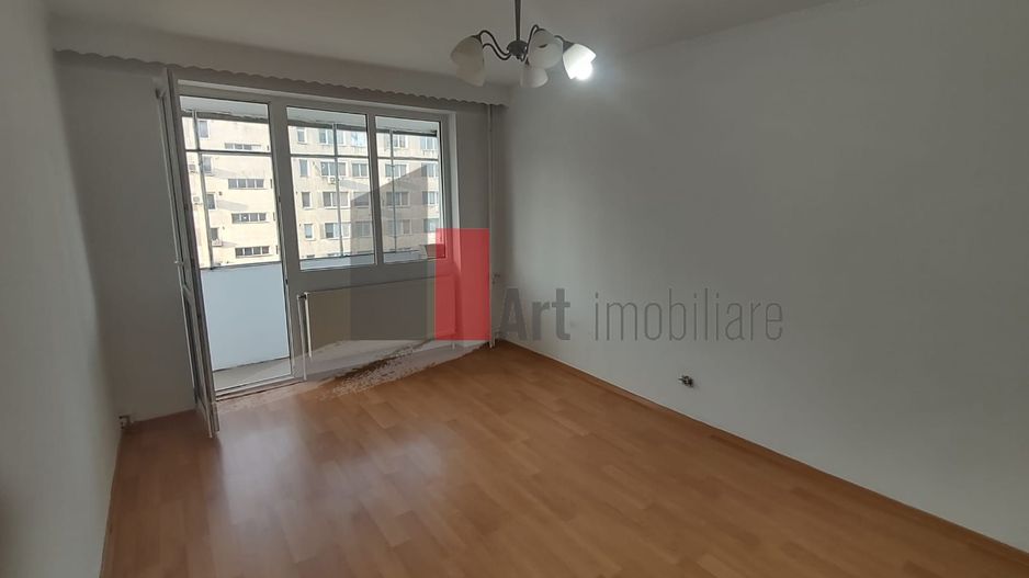 Vânzare apartament decomandat 3 camere cu centrală - Str. Baciului - Poză 4