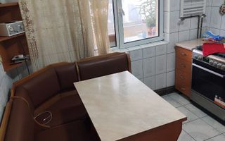 Închiriez apartament 3 camere - Poză 2