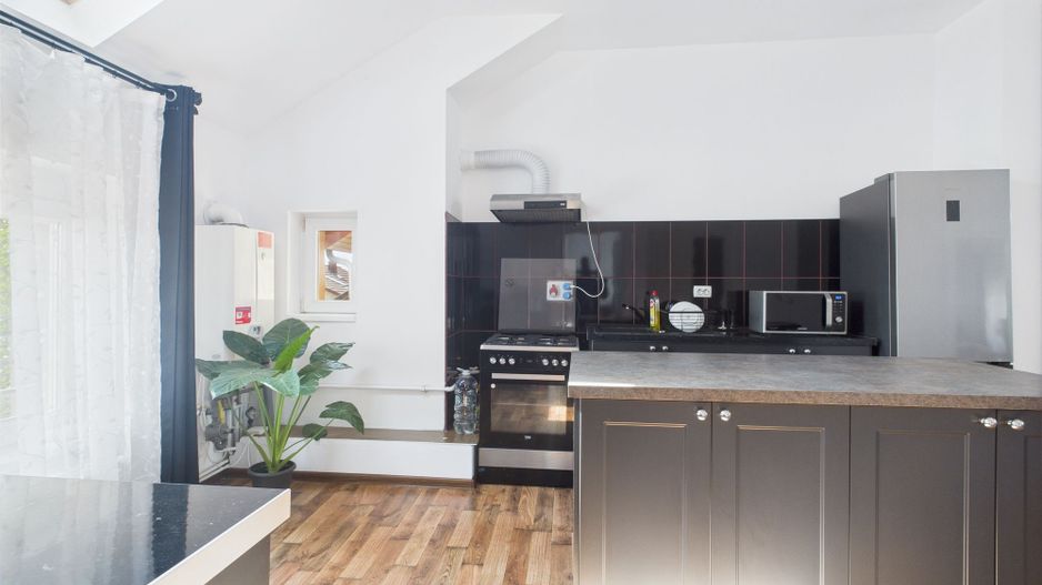 Apartament deosebit cu 3 camere , zona Fratelia - Poză 16