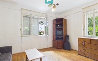 Casă cu 4 camere și teren de 4227mp în Curtici - Poză 4
