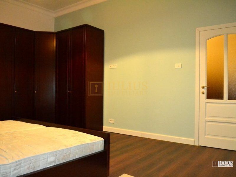 3 camere, 2 bai, 900metri distanta - Piata Victoriei. - Poză 1