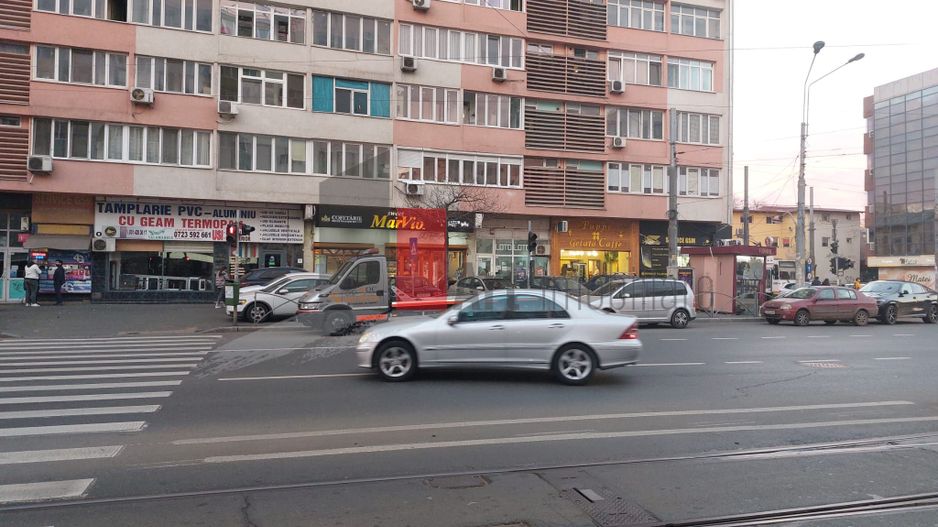 Spatiu comercial Stefan cel Mare, trafic pietonal intens, 47 mp - Poză 4