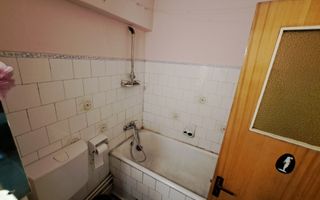 100 mp Ultra-Central: Apartament 4 Camere pe Bd. Independenței (Fără Risc) - Poză 9
