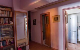 Apartament ULTRACENTRAL cu 4 camere,decomandat, langa Palas, 105 mp ! - Poză 9