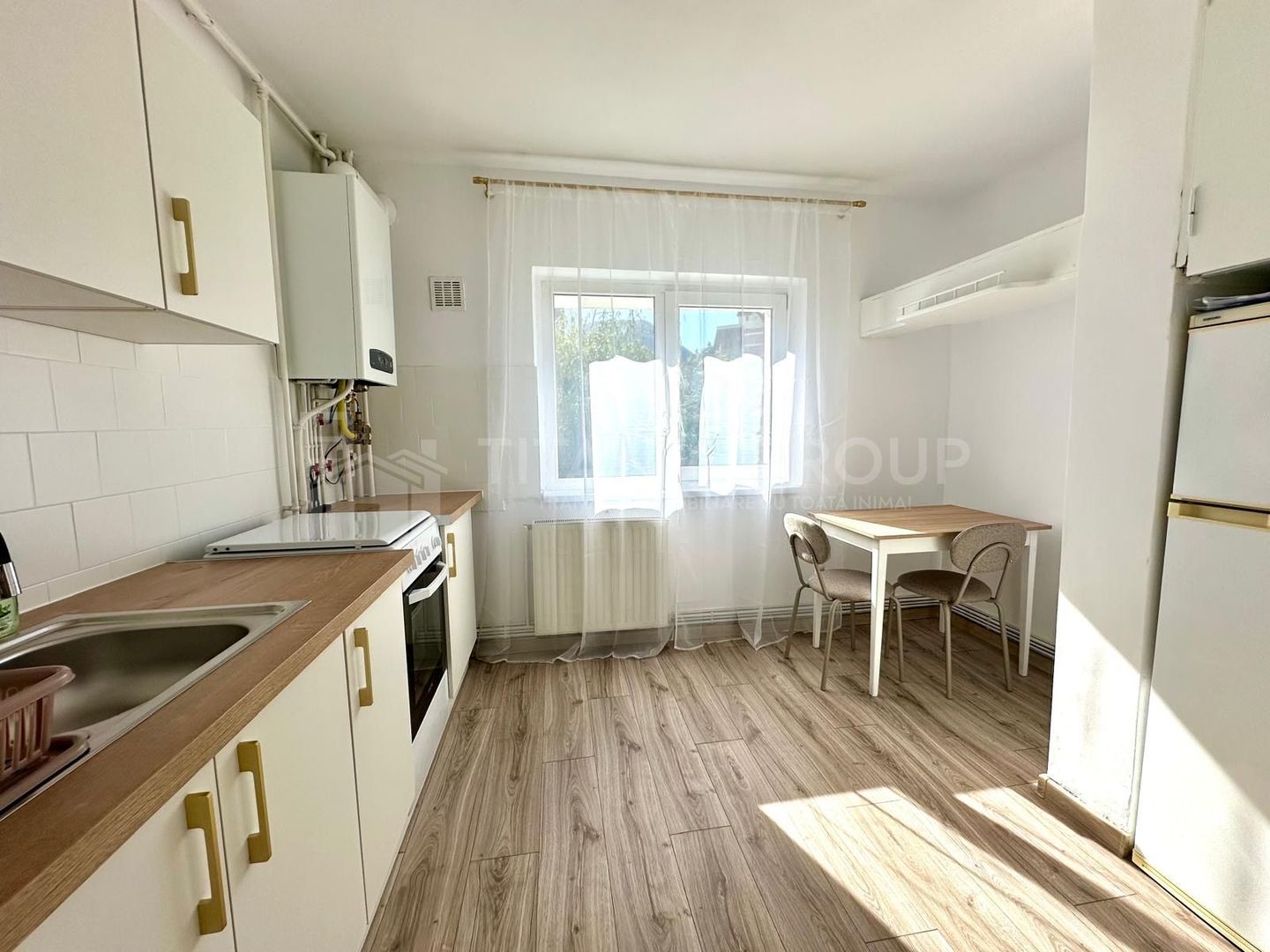 Garsonieră decomandată 38mp, renovată integral, lift nou,  Racadau - Poză 2