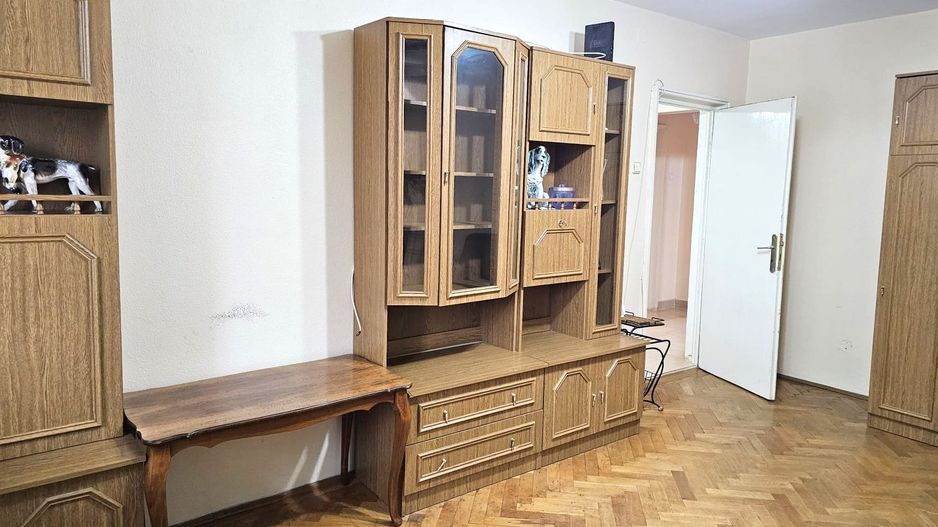 Apartament cu 3 camere, etaj intermediar - Piata Centrala - Poză 9