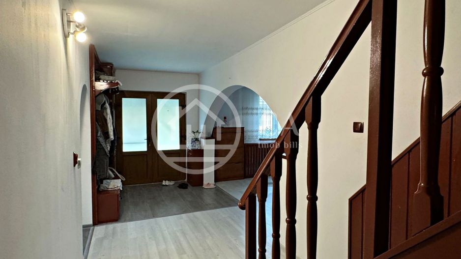 Casă de vânzare cu 4 camere si teren de 1000 mp in Salard, Bihor - Poză 20