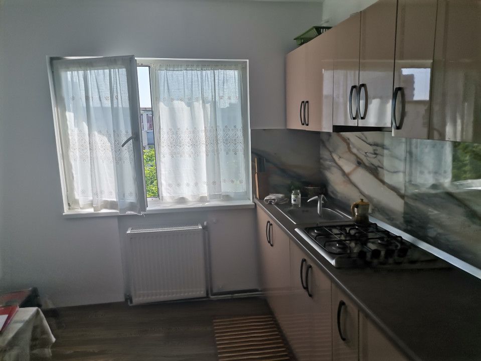 Vanzare apartament 3 camere, Gavana, zona Piata - Poză 7
