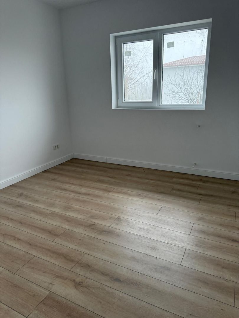 Mutare imediată! Vilă duplex 4 camere cu curte proprie - Poză 16